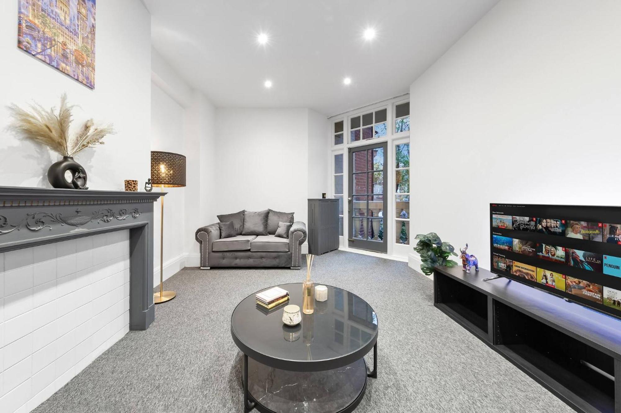 Luxury Serviced In Central *