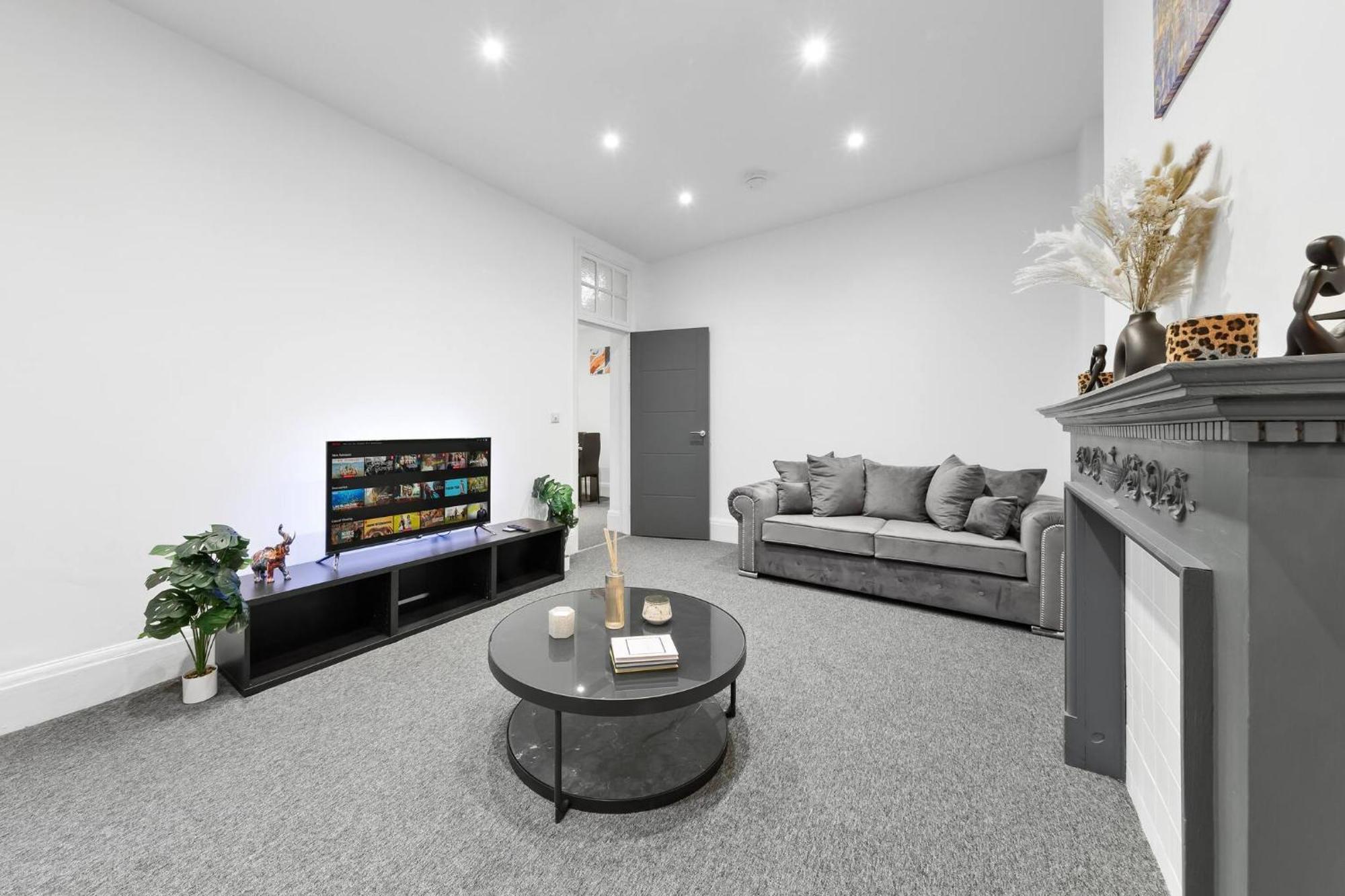 Luxury Serviced In Central *