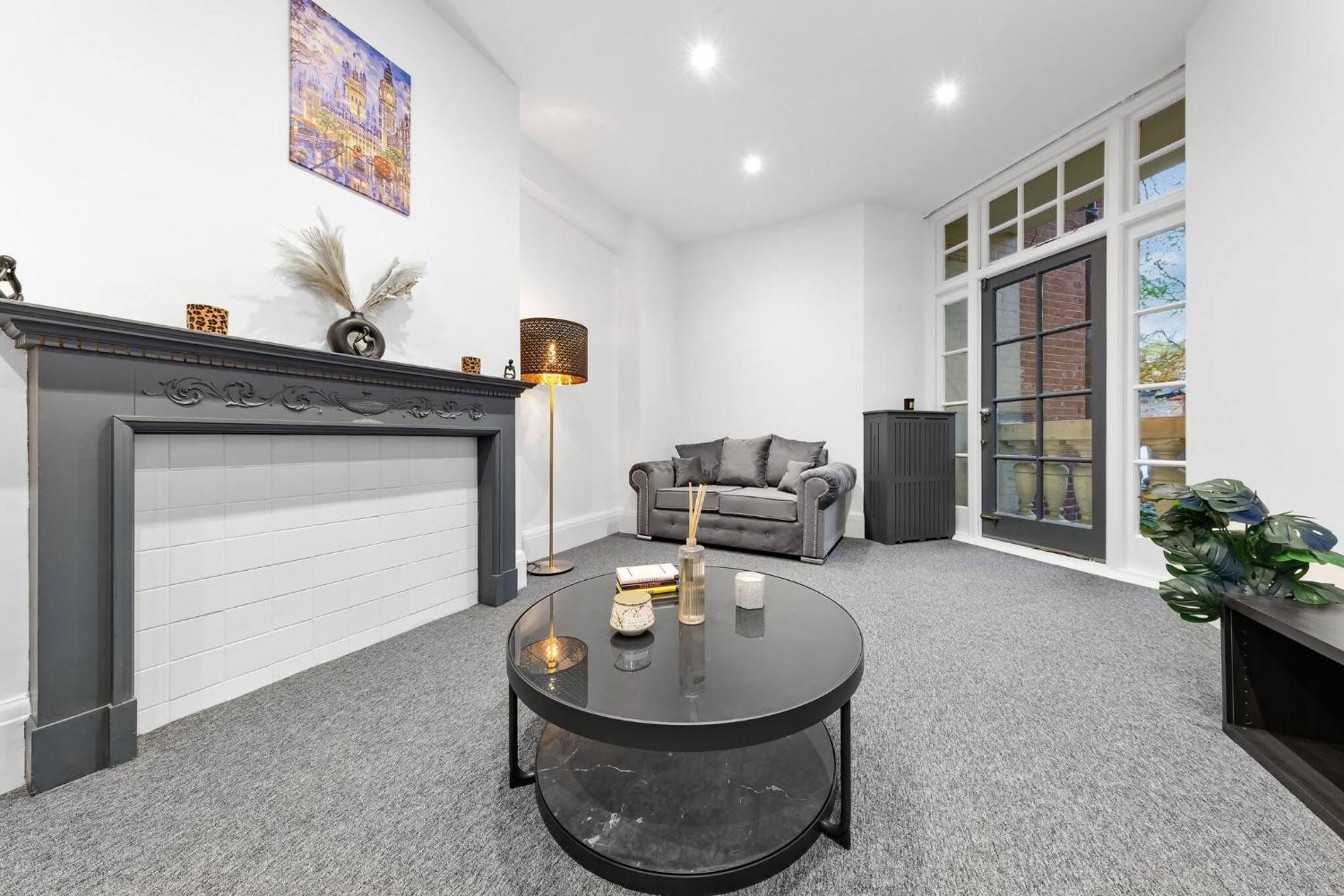 Apartment Luxury Serviced In Central
